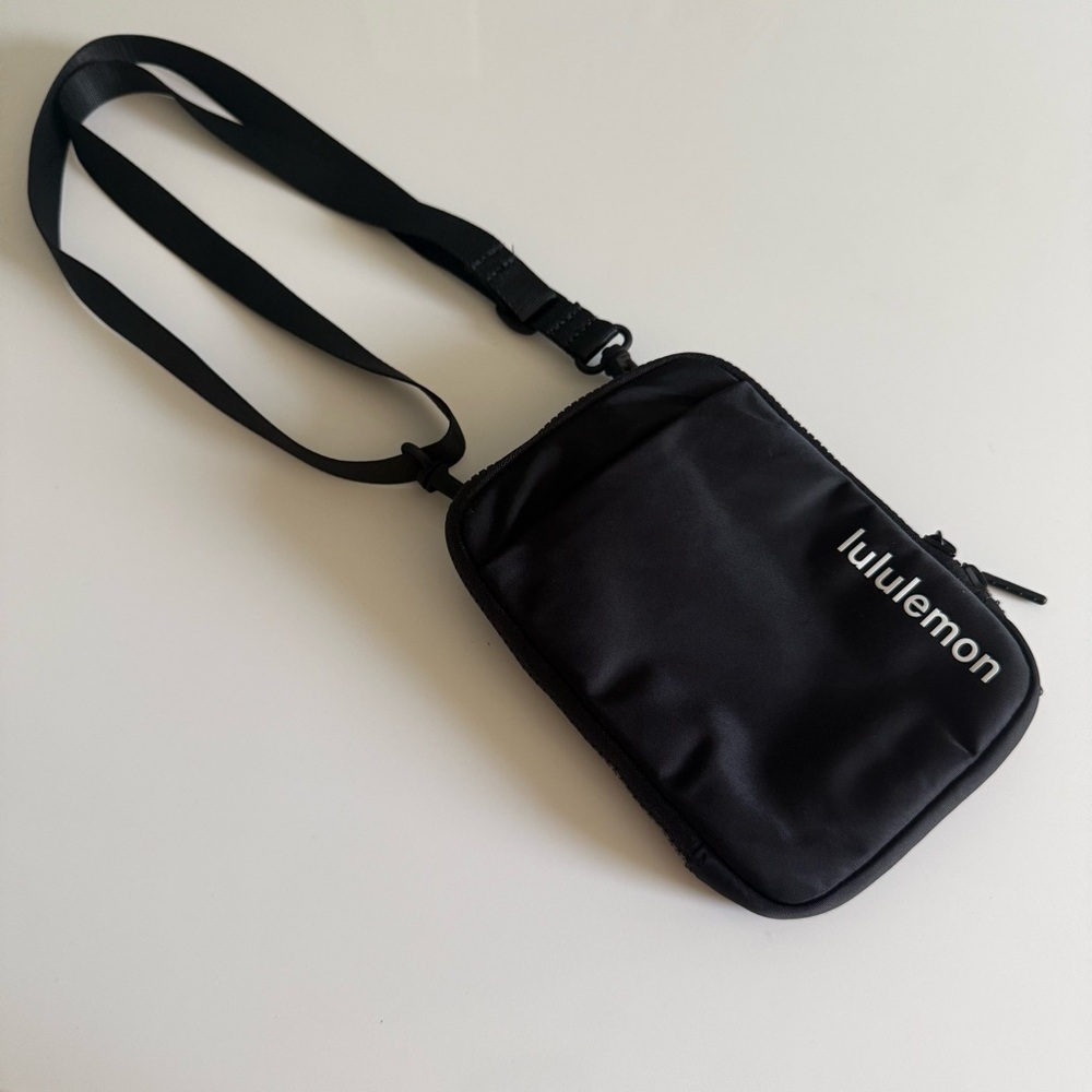 Lululemon Easy Access Crossbody Bag